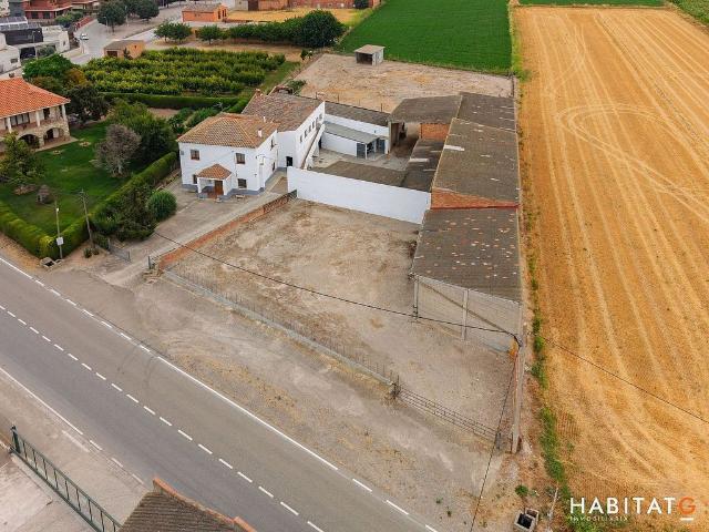 Chalet en venta en calle De Macià Viladot, Ivars d´Urgell, de 261 m² 5 habitaciones por 495.000