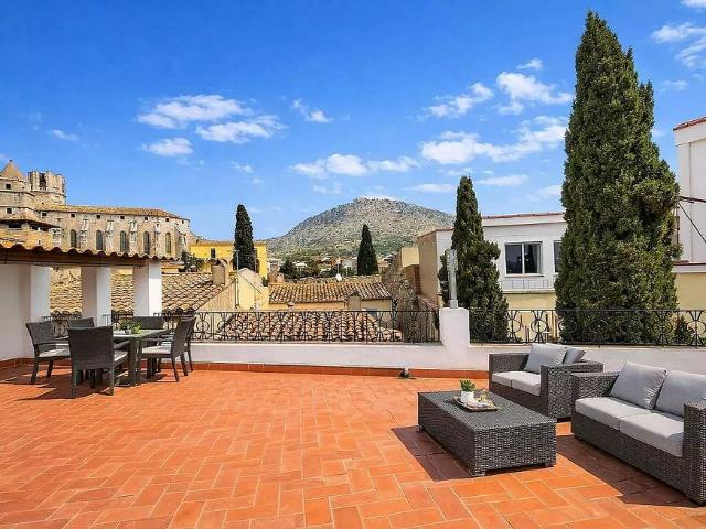 Chalet en venta en calle De Mar, Torroella de Montgrí, de 188 m² 4 habitaciones por 245.000
