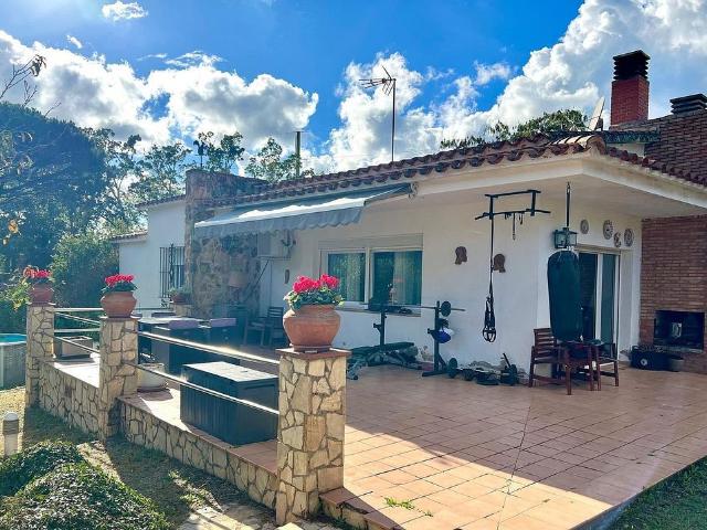 Chalet en venta en calle De Salenys, Santa Cristina d´Aro, de 89 m² 3 habitaciones por 350.000