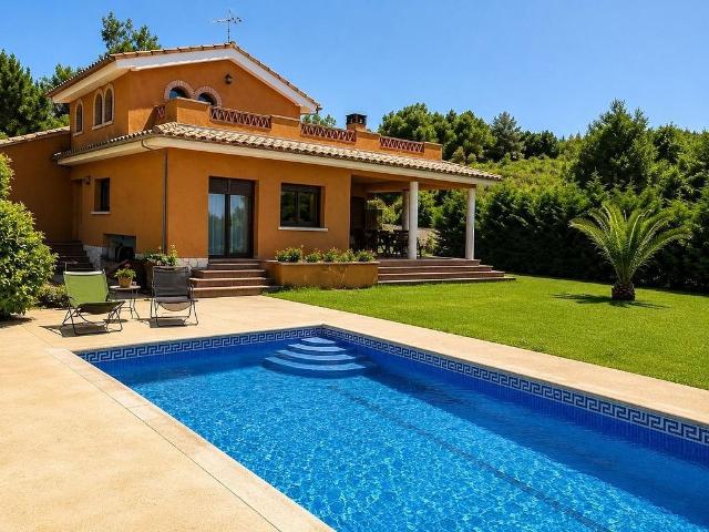 Chalet en venta en calle De Salvador Espriu, Begur, de 247 m² 4 habitaciones por 699.000