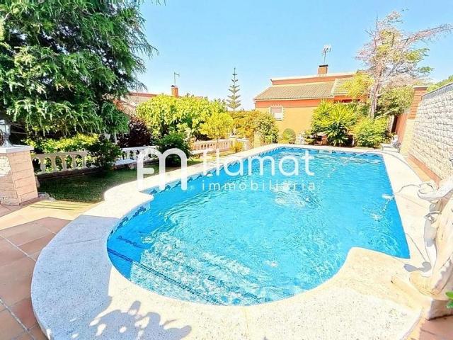 Chalet en venta en calle De Salvador Seguí, Catllar, el, de 203 m² 5 habitaciones por 385.000