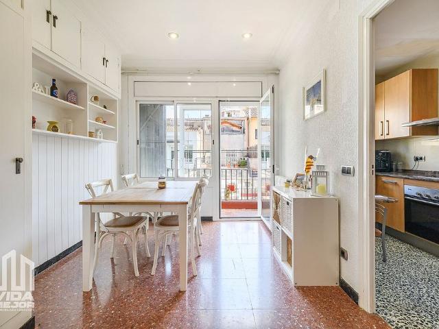 Chalet en venta en calle De Sant Antoni Abat, Gavà, de 164 m² 6 habitaciones por 469.900