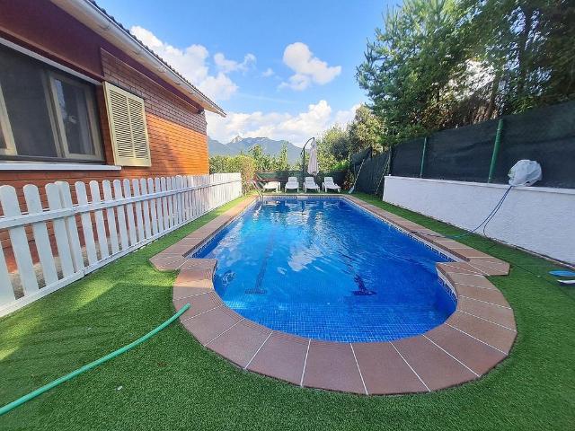 Chalet en venta en calle De Sant Jordi, Cercs, de 324 m² 5 habitaciones por 380.000