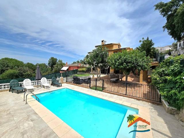 Chalet en venta en calle De Sant Marc, Maçanet de la Selva, de 239 m² 4 habitaciones por 360.000