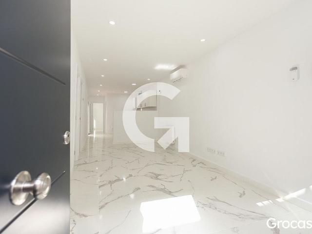 Chalet en venta en calle De Santa Llúcia, Terrassa, de 70 m² 3 habitaciones por 199.900