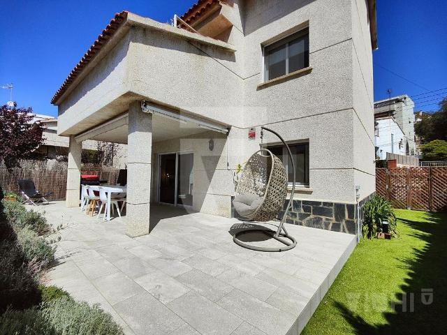 Chalet en venta en calle De Santa Madrona, Masnou, de 263 m² 5 habitaciones por 747.000