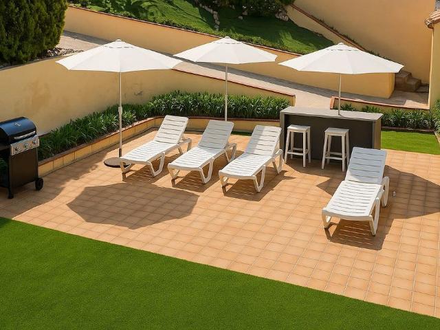 Chalet en venta en calle De Pompeu Fabra, Montornès del Vallès, de 100 m² 3 habitaciones por 485.000