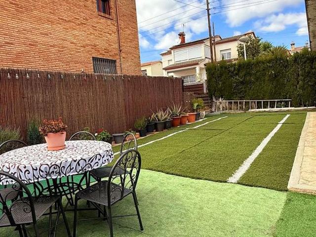 Chalet en venta en calle De Pau Casals, Torredembarra, de 90 m² 3 habitaciones por 395.000
