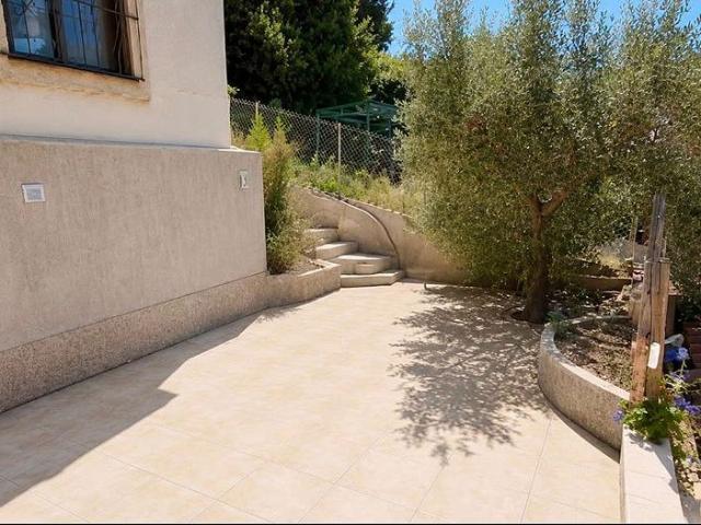 Chalet en venta en calle De Palausolità, Barcelona, de 60 m² 2 habitaciones por 183.000