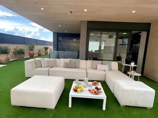 Chalet en venta en calle De Pere Calders, Tàrrega, de 385 m² 5 habitaciones por 700.000