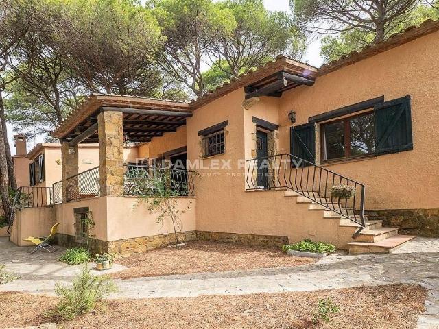 Chalet en venta en calle De Ramón Llull, Begur, de 163 m² 3 habitaciones por 490.000