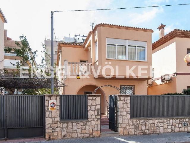 Chalet en venta en calle De Valencia, Salou, de 137 m² 5 habitaciones por 390.000 €