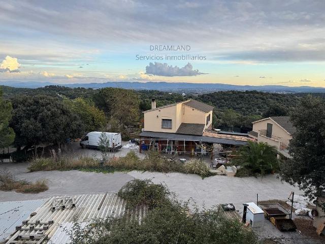 Chalet en venta en calle Del Maset, Hostalets de Pierola, Els, de 140 m² 6 habitaciones por 358.000