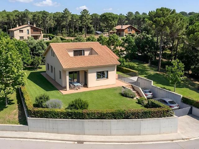 Chalet en venta en calle Del Berguedà, Santa Maria de Palautordera, de 212 m² 3 habitaciones por 499.990