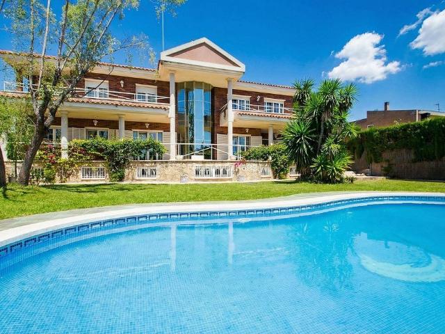 Chalet en venta en calle Del Bergadà, Reus, de 508 m² 9 habitaciones por 797.000