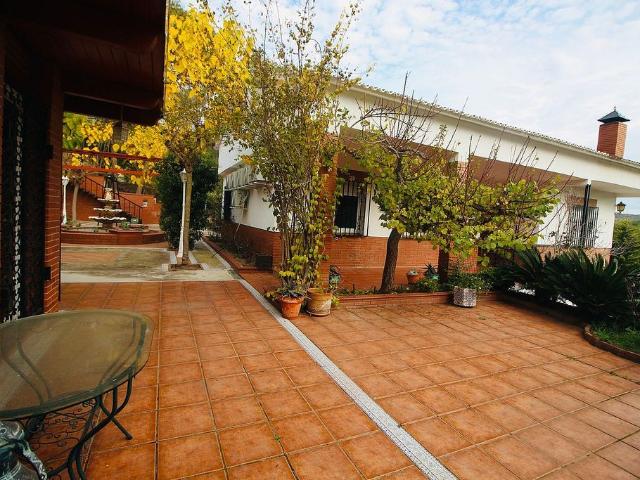 Chalet en venta en calle Del Bruc, Olivella, de 230 m² 6 habitaciones por 610.000