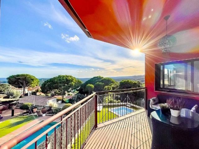 Chalet en venta en calle Del Castell, Lloret de Mar, de 190 m² 4 habitaciones por 479.000