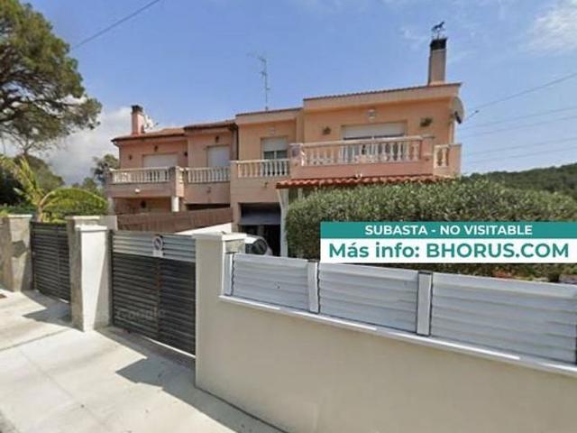 Chalet en venta en calle Del Clavell, Cubelles, de 156 m² 4 habitaciones por 308.000