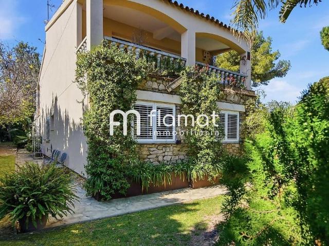 Chalet en venta en calle Del Corral de Sauner, Salou, de 384 m² 5 habitaciones por 764.000