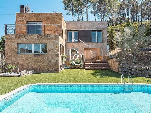 Chalet en venta en calle Del Llop, Olivella, de 332 m² 4 habitaciones por 750.000
