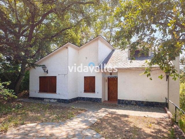 Chalet en venta en calle Del Pallars, Santa Maria de Palautordera, de 120 m² 3 habitaciones por 250.000