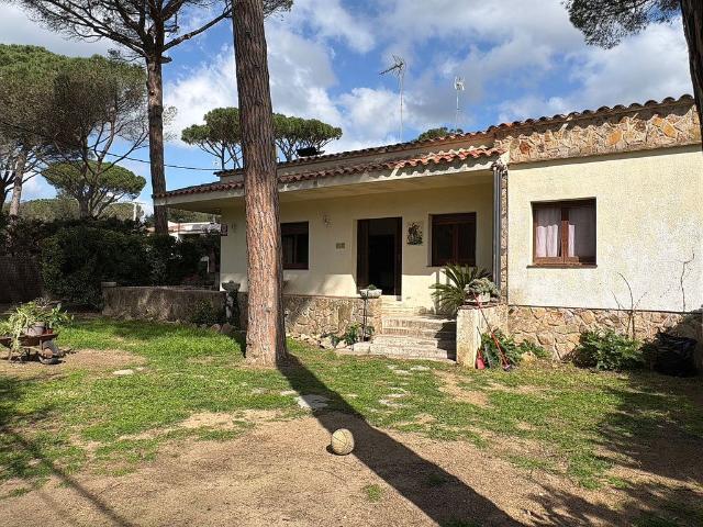 Chalet en venta en calle Del Pla de la Pinassa, Santa Cristina d´Aro, de 104 m² 3 habitaciones por 295.000