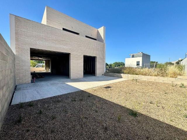 Chalet en venta en calle Del Pla de L'estany, Cambrils, de 170 m² 4 habitaciones por 649.000