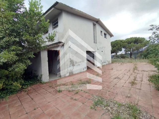 Chalet en venta en calle Del Romaní, Riudarenes, de 288 m² 5 habitaciones por 275.000
