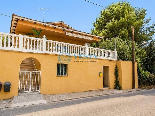 Chalet en venta en calle Del Segre, Bisbal del Penedès, la, de 205 m² 4 habitaciones por 239.900