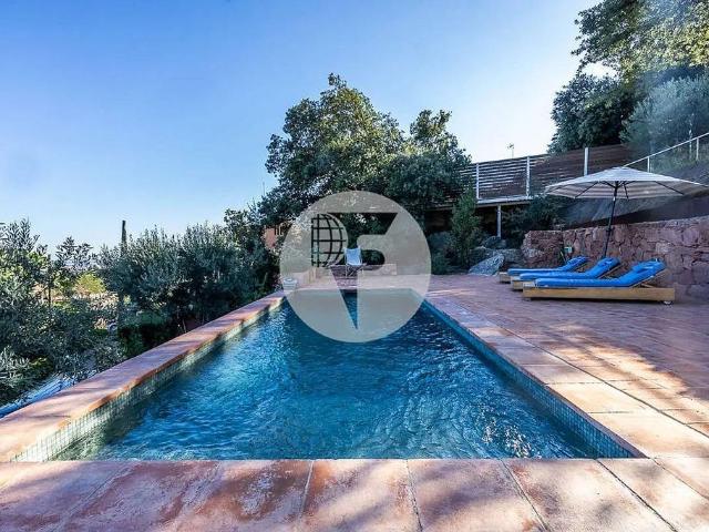 Chalet en venta en calle Del Sotet, Castellar del Vallès, de 304 m² 4 habitaciones por 515.000