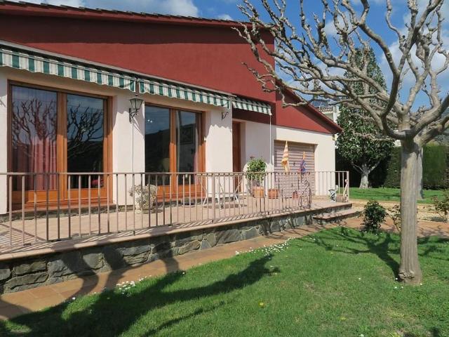 Chalet en venta en calle Del Torrent Segui, Sant Esteve de Palautordera, de 152 m² 4 habitaciones por 550.000