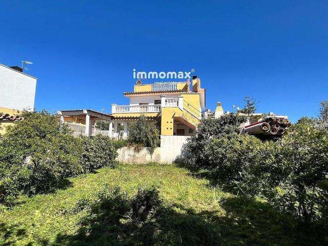 Chalet en venta en calle Del Xartell, Vilanova i La Geltrú, de 178 m² 5 habitaciones por 315.000