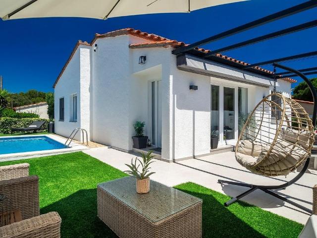 Chalet en venta en calle Dels Termes, Torroella de Montgrí, de 71 m² 3 habitaciones por 378.000