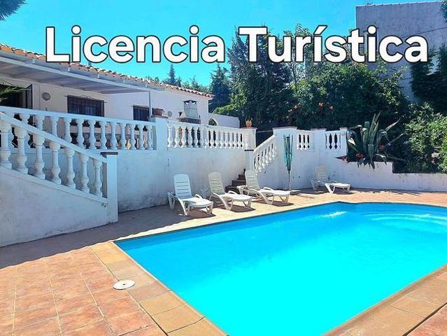 Chalet en venta en calle D'empúries, Lloret de Mar, de 90 m² 3 habitaciones por 350.000