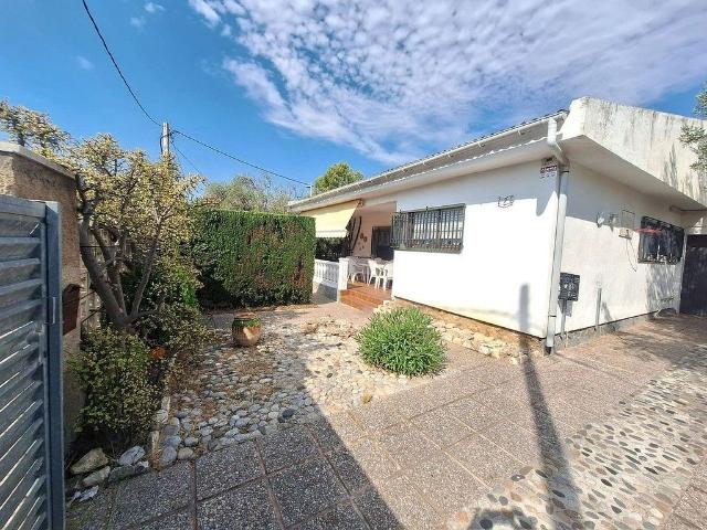 Chalet en venta en calle Diversitat de la, Mont Roig del Camp, de 142 m² 4 habitaciones por 325.000