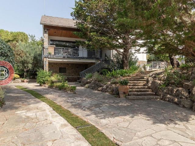 Chalet en venta en calle Duero, Begues, de 117 m² 4 habitaciones por 589.000