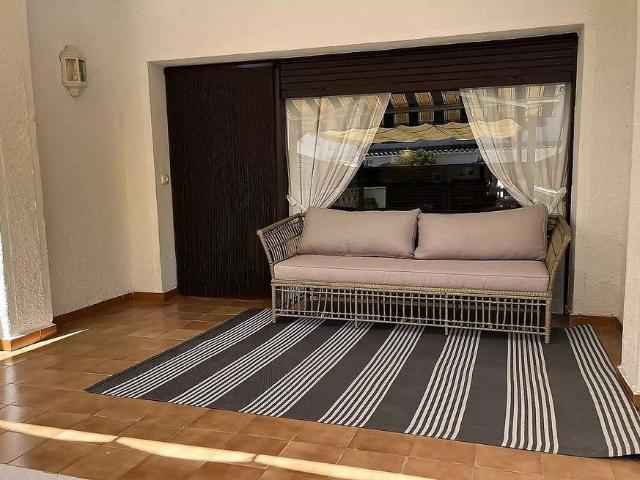 Chalet en venta en calle Ebre, Castelló d´Empúries, de 65 m² 2 habitaciones por 249.000