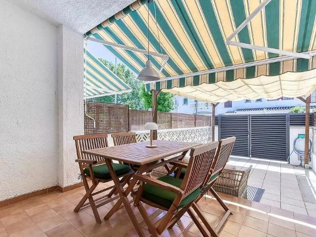 Chalet en venta en calle Ebre, Castelló d´Empúries, de 65 m² 2 habitaciones por 249.000