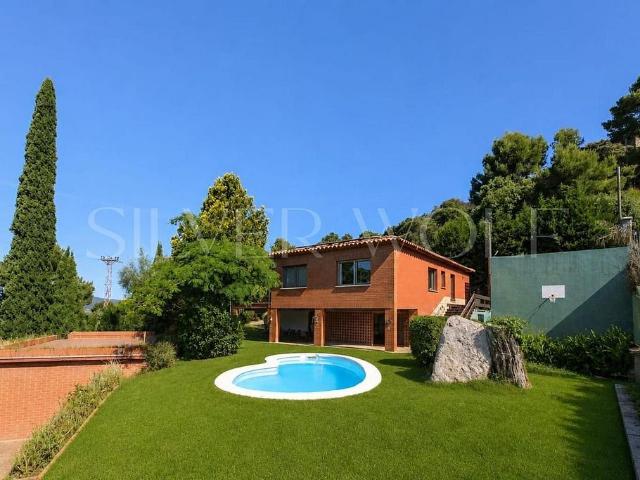Chalet en venta en calle Eduard Toldrà, Ametlla del Vallès, l´, de 257 m² 5 habitaciones por 445.000