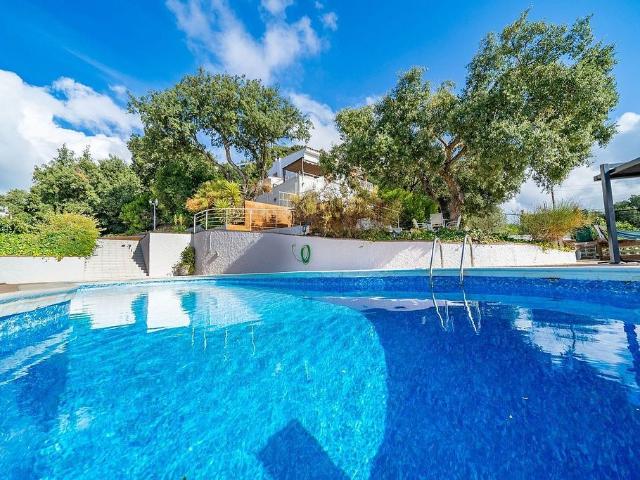 Chalet en venta en calle Forés, Pineda de Mar, de 211 m² 4 habitaciones por 450.000