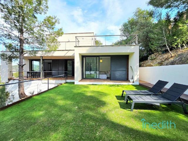 Chalet en venta en calle Fortuny, Cubelles, de 141 m² 3 habitaciones por 395.000