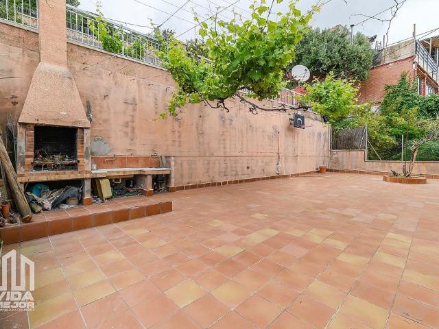 Chalet en venta en calle Flor D'ametller, Viladecans, de 160 m² 5 habitaciones por 649.900