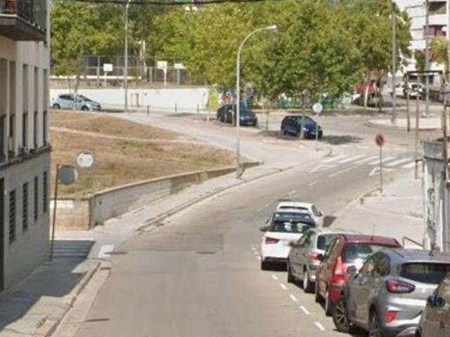 Chalet en venta en calle Florit, Sabadell, de 84 m² 2 habitaciones por 100.000