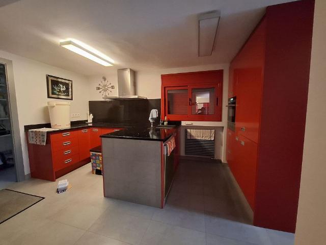 Chalet en venta en calle Himalaia, Santa Susanna, de 210 m² 3 habitaciones por 525.000