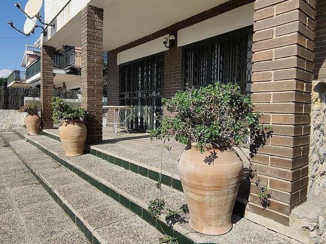 Chalet en venta en calle Ibers, Calafell, de 266 m² 4 habitaciones por 489.000