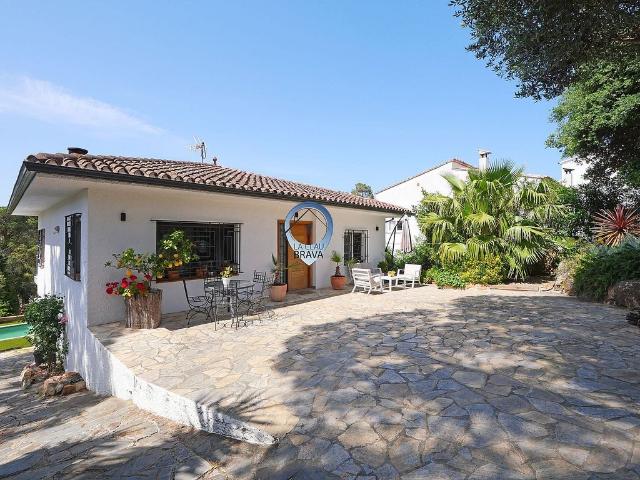 Chalet en venta en calle Joncs, Santa Cristina d´Aro, de 150 m² 3 habitaciones por 485.000 €