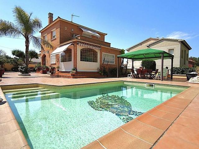 Chalet en venta en Vendrell, El, de 101 m² 5 habitaciones por 530.250