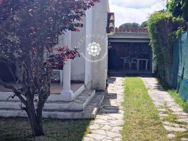 Chalet en venta en calle Osca, Cambrils, de 130 m² 3 habitaciones por 465.000
