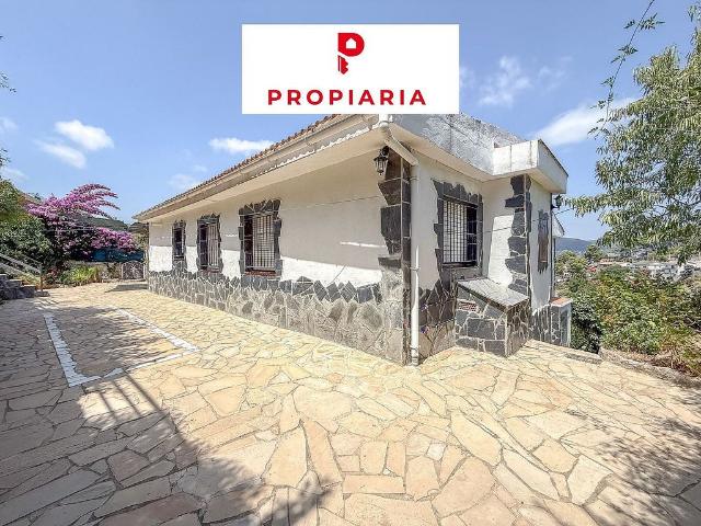 Chalet en venta en calle Lourdes, Vallirana, de 121 m² 4 habitaciones por 360.000
