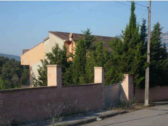 Chalet en venta en calle La Bauma, Rellinars, de 263 m² 7 habitaciones por 243.000